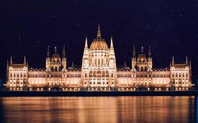 Die matthiaskirche und die fischerbastei auf dem burghügel. Budapest Sehenswurdigkeiten Top 10 Attraktionen Der Stadt