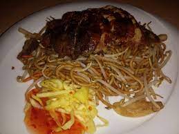Contatta consulate general of switzerland in hong kong su messenger. Hong Kong Ente Auf Nudeln Lee S Wok Wien Restauranttester At