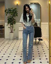 She wears her hairs in many different patterns. Han Ye Seul Love Is Even More Shining Jeans Fashion Perfect