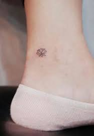 Small Minimalist Simple Tiny Floral Flower Lotus Ankle Tattoo Ideas For Women Ankle Tattoo Designs Small Tatuagem Pequeno Tatuagem Tatuagem Aloha