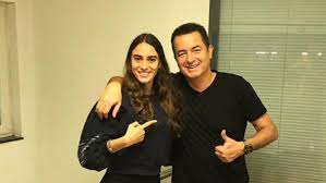 Survivor'ın dün akşamki bölümünde iletişim oyununda sevgilisi ile mesajlaşan melisa sevgilisi sertan'ın yazdıklarına. Survivor Melisa Ni Sevgilisi Kim Melisa Emirbayer Kimdir Magazin Haberleri