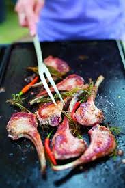 Cotelettes D Agneau A L Huile Pimentee Safranee Meat Viande Cuisine Cooking Recette Recipe Agn Cotelette Agneau Recettes De Cuisine Cuisine A La Plancha