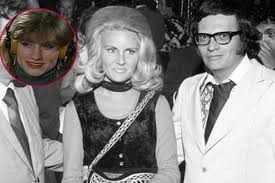 King, who hosts ora tv's larry king now, has little memory of the stroke and its immediate aftermath, recalling, i was driving to the doctor's office, and i. Meet Chaia King Photos Of Larry King S Daughter With Ex Wife Alene Akins Ecelebrity Mirror