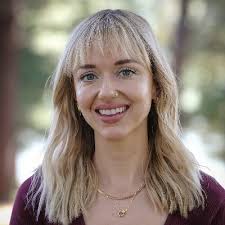 Donna Schill's Instagram, Twitter & Facebook