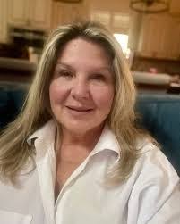 Cindy Kraus's Instagram, Twitter & Facebook