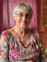 Jewel Sutherland's Instagram, Twitter & Facebook