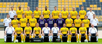Hierin zou het na een vrije voorronde de eerste ronde (met 16 teams) niet overleven door twee nederlagen tegen rode ster belgrado. Pin Op Spelers 2011 2012