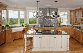 Traditional Two Tone Kitchen Cabinets 137 Crown Point Com Kitchen Design Ideas Org Luxury Kitchen Design Farmhouse Kitchen Design Modern Kitchen Design