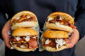 Assalamu'alaikum mank, so kali ini gw mau ngebandingin 2 burger buatan. B3luyveutx Som