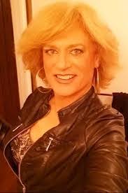 Lynn Summers's Instagram, Twitter & Facebook