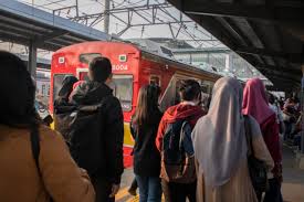 Bayaran sejumlah rm 300 untuk fasa satu akan diberi kepada mereka yang layak untuk mendapat bantuan kewangan bsh. Mau Naik Krl Untuk Pertama Kali Ini Tipsnya Kumparan Com