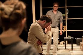 Verwalten sie schnell und effektiv ihr arztprofil auf aerzte.de über unseren kundenbereich. Waisen Im Hannoveraner Theater An Der Glocksee Lasst Brit Bartkowiak Mit Dennis Kelly Eindringliches Sozialdrama Spielen