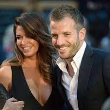 Rafael van der vaart and sabia boulahrouz during the bundesliga match between hamburger sv and hannover 96 at imtech arena on november 24, 2013 in hamburg, germany. Sabia Boulahrouz Schwanger Sie Und Rafael Van Der Vaart Erwarten Kind Stars