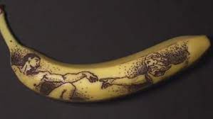 All The Things You Can Do With A Banana Peel Before To Throw It Away Your intent might not be to have your use of bananas have any lingering other meanings, but outside of literature, when has that ever stopped anyone she picked the banana up and sat down, peeling it.