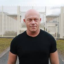 Did you scroll all this way to get facts about ross kemp? Tv Tonight Ross Kemp Gets Banged Up In Belmarsh Television The Guardian