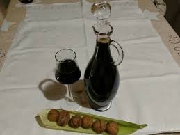 Liquore nocino fatto in casa. Nocino Ricetta Originale Fatta In Casa Estroso Creazioni