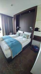 Nutzen sie diese bewertung zur wahl ihrer unterkunft! King Size Bed Bild Von Motel One Magdeburg Tripadvisor