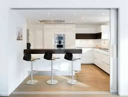 Kuche Nach Mass Mit Schiebeturen Aus Glas Als Abtrennung Von Kuche Und Esszimmer Von Klocke Interieur Mobelwer Moderne Kuche Haus Kuchen Innenarchitektur Kuche