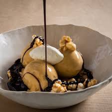 salted caramel ice cream sundae