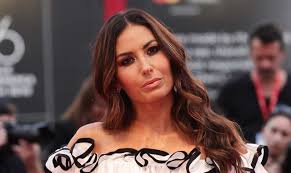 Самые новые твиты от elisabetta gregoraci (@elisabettagreg3). Elisabetta Gregoraci Frecciate Contro Tutti Su Instagram Che Succede