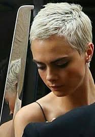 Chcete vidieť účes pixie 2017? 67 Most Trendy Pixie Short Hairstyle For Stylish Woman Love To Try This Season Short Haircut 56 Shor Short Hair Styles Super Short Hair Short Pixie Haircuts