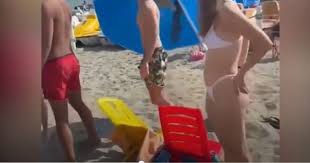 Ci siamo messi in gioco, divertiti ed emozionati pe. Bacoli Lesbiche In Spiaggia Aggressione Vergognosa Ci Sono Bambini Andatevene Botte E Insulti Tristemondo It