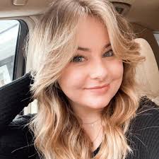 Blonding & Balayage Artist