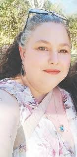 Lily Oakley's Instagram, Twitter & Facebook