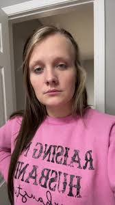 Dee Pennington's Instagram, Twitter & Facebook