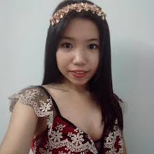 Emma Pham (@hattow0947)