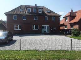 Hier wohnen sie in einer modern zugeschnittenen 2,5 zkb wohnung im souterrain eines gepflegten und freundlichen mehrfamilienhauses mit 7 wohnpartei. 3 Zimmer Wohnung Zu Vermieten Rintelner Strasse 236 32457 Porta Westfalica Minden Lubbecke Kreis Mapio Net
