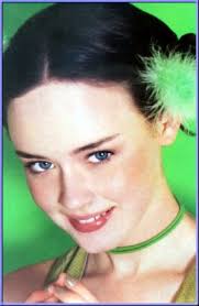 The program, which ran for seven strong seasons, cast bledel as rory gilmore, daughter of lorelai gilmore, a single mother played by actress lauren graham. Alexis Bledel All The Tropes