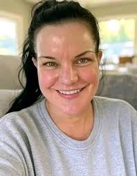 Honey 💕 you're looking at my post, and you can't even say “hi” to me or  maybe you don't love me anymore 💔 It's me, Pauley , and I just want you