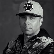 Jeff Overstreet's Instagram, Twitter & Facebook