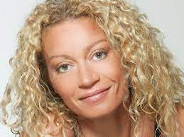 Alice dona nous présente le coffret anthologie réalisé par marianne mélodie, incluant ses 150 titres enregistrés entre 1963 et 1987. Que Devient Raphaelle Ricci La Fille D Alice Dona Photos Tele Star