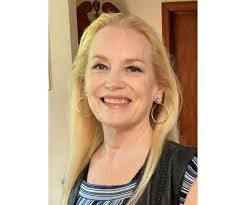 Lori Beno's Instagram, Twitter & Facebook