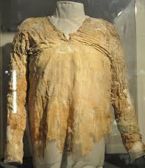 World S Oldest Dress Came From Ancient Egypt The Tarkan Dress Is 5 000 Years Old It Was Found By Flindus Petrie In 1911 Ancient Egypt Egypt Egyptian History