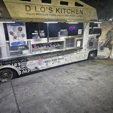 D Lo’s Kitchen Food Truck and Catering — Caterer food truck in Los Angeles, California