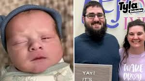 Extremely rare 'Momo' twins who nearly didn't survive birth reveal how  their parents could tell them apart