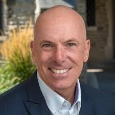 Michelle Bakos's Instagram, Twitter & Facebook