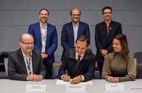 Doria's remarks were widely seen as an insinuation against brazil's president jair bolsonaro, who is seen by observers to have touted vaccines only developed by western countries but politicized and demonized chinese vaccines. Cps E Amazon Firmam Parceria Sobre Computacao Em Nuvem Centro Paula Souza