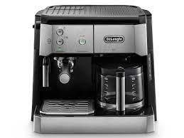 It comes on when the machine is plugged in. De Longhi Bco421 S