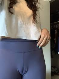 Many people would agree that a camel toe is embarrassing and no lady is comfortable with it especially if someone sees it. I Can T Wear Leggings Without Getting A Camel Toe Reddit Nsfw