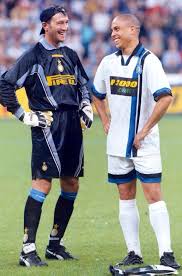 Born 28 april 1960) is a retired italian footballer and current football manager of venezia. 90s Football On Twitter Walter Zenga And Ronaldo At Inter Milan Http T Co Wfnyn1x5ne