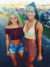 Festival looks festival mode festival wear festival fashion festival style summer music festivals music festival outfits coachella festival festival clothing. Festival Street Style Big Guava Music Festival Outfits Festival Outfit Festival Outfits