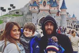 Lionel andrés messi (spanish pronunciation: Lionel Messi Enjoys Family Trip To Disneyland During Rare Time Off From Barcelona Mirror Online