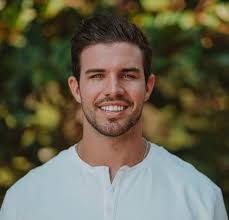 Alumni Spotlight!📸 Brennan Asplen '17 has been named manager of  photography for the New York Giants NFL team. Asplen was most recently  manager of photography for the Miami Dolphins. Congrats, Brennan!  @brennanasplenphoto