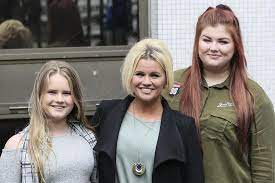 Kerry katona revealed her eldest child molly mcfadden, 18, has showed symptoms of the coronavirus. Kerry Katona S Daughter Thanks Her For Being The Best Mum