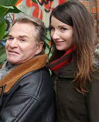 He was previously married to angela von morgen. Interview Sophie Wepper Zu Mord In Bester Gesellschaft Das Eitle Gesicht Des Todes Filmreporter De
