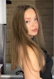 ANNA KISELEVA (@kissselekkkkk)